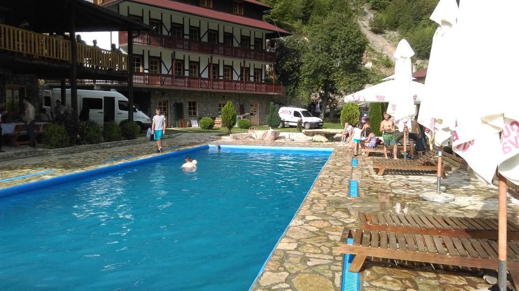 Hotel & Camping Etno Selo Vrelo Berane Exterior photo