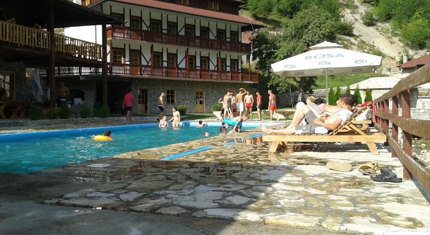 Hotel & Camping Etno Selo Vrelo Berane Exterior photo